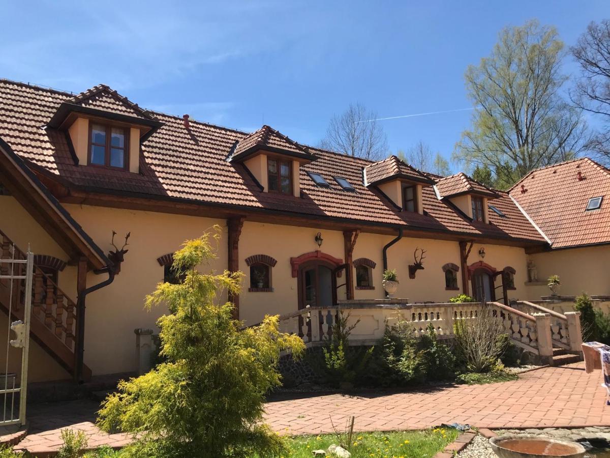 Zamecek Zdiky - Moderni Velky Apartman Bujanov Luaran gambar